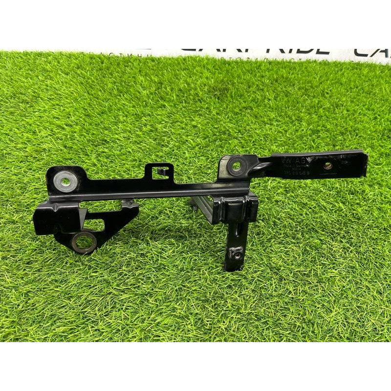 Кронштейн дополнительного насоса ОЖ (кронштейны двигателя) Volkswagen Touareg NF 2013 3.0 TDI CRCA 7P0819545B