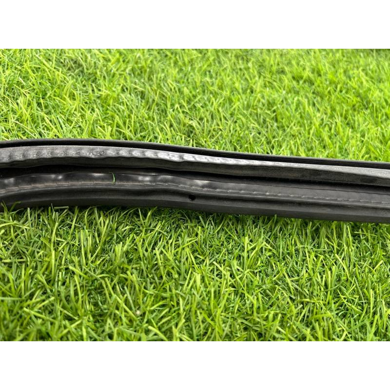 Ущільнювач дверей (кузов і елементи) CHEVROLET Volt 1 2012 1.4