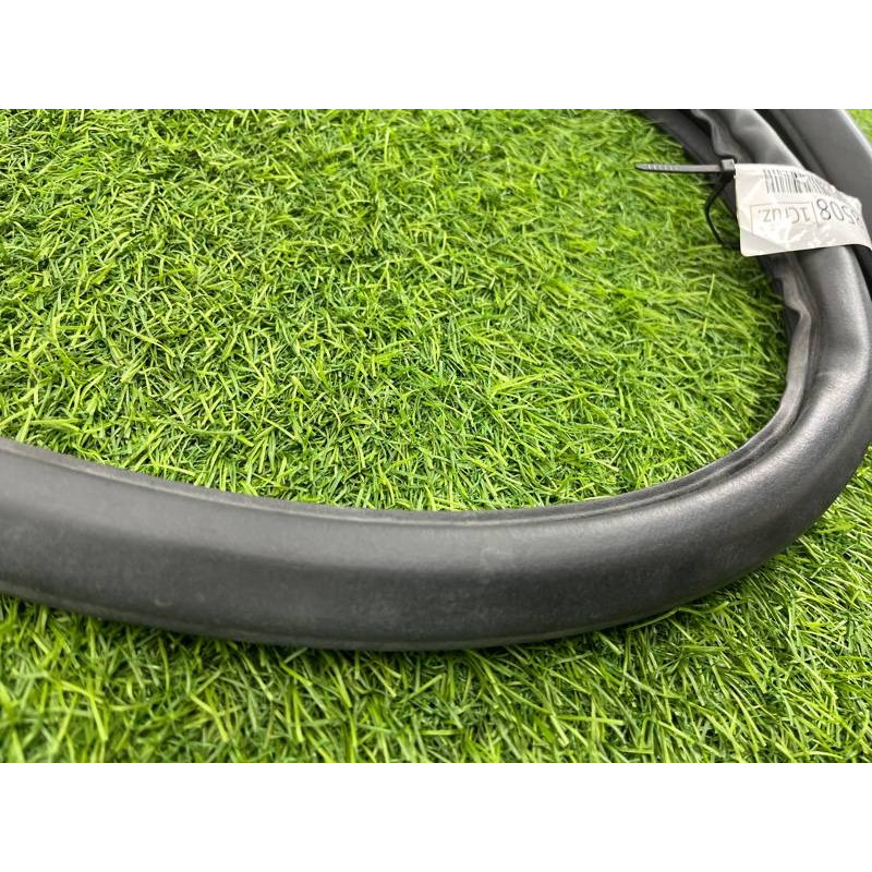 Уплотнитель (кузов и элементы) CHEVROLET Cruze J300 2012 1.8 95440407