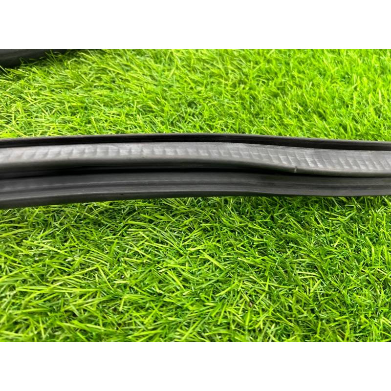 Уплотнитель (кузов и элементы) CHEVROLET Cruze J300 2012 1.8 95440407