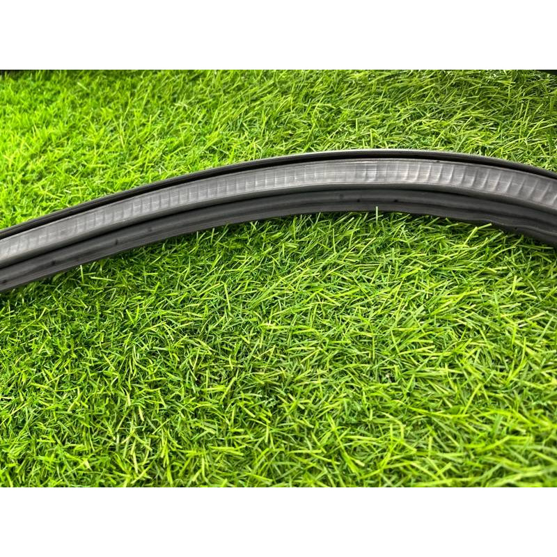 Уплотнитель (кузов и элементы) CHEVROLET Cruze J300 2012 1.8 95440407