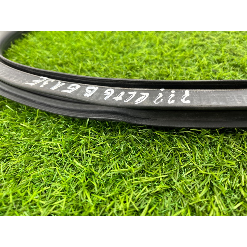 Уплотнитель (кузов и элементы) CHEVROLET Cruze J300 2012 1.8 95440407