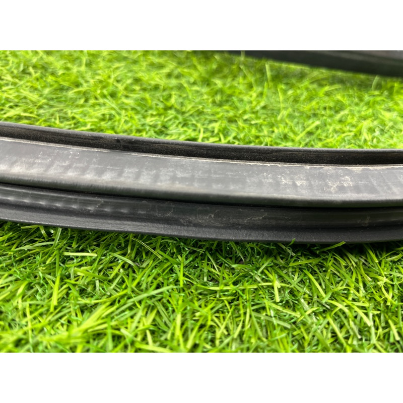 Уплотнитель (кузов и элементы) CHEVROLET Cruze J300 2012 1.8 95440407