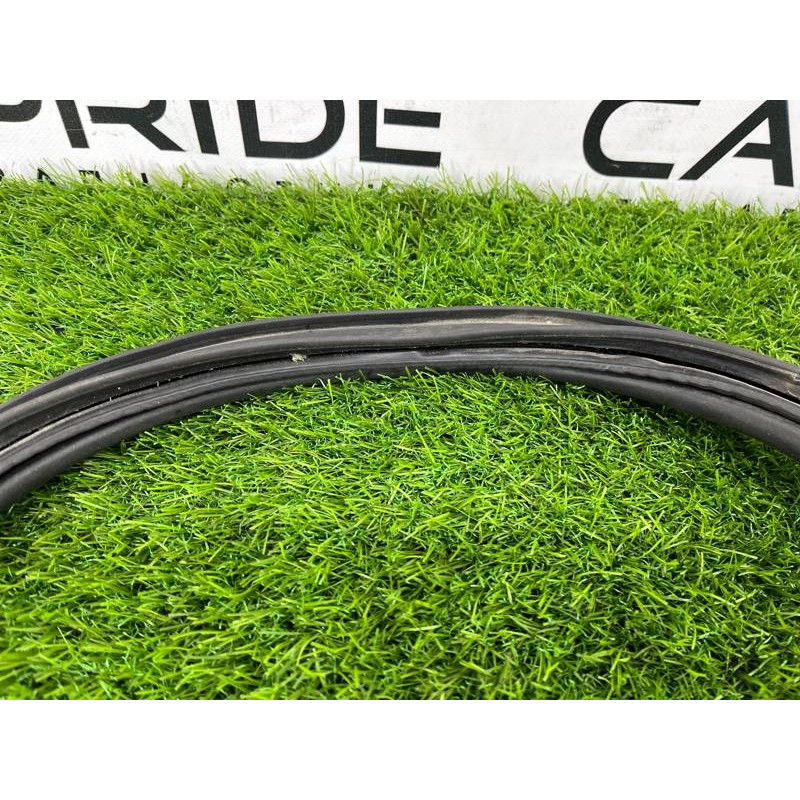 Уплотнитель проема багажника (кузов и элементы) CHEVROLET Volt 1 2012 1.4 22826591