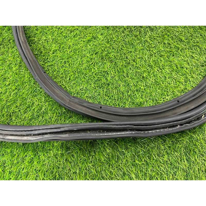 Уплотнитель проема багажника (кузов и элементы) CHEVROLET Volt 1 2012 1.4 22826591