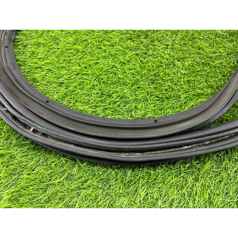 Уплотнитель проема багажника (кузов и элементы) CHEVROLET Volt 1 2012 1.4 22826591