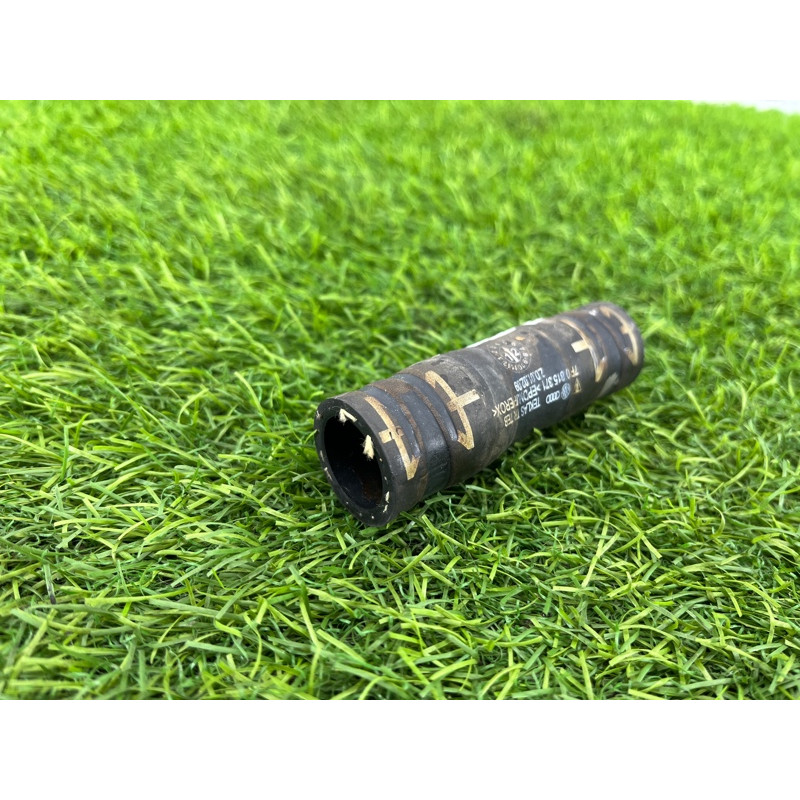 Патрубок (система охлаждения) Volkswagen Touareg NF 2013 3.0 TDI CRCA 7P0815371