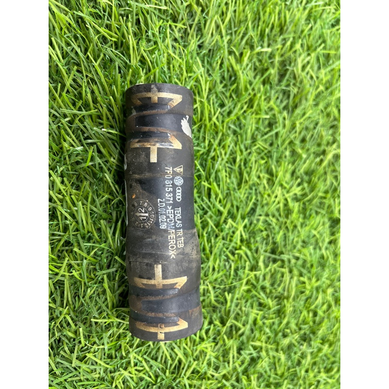 Патрубок (система охлаждения) Volkswagen Touareg NF 2013 3.0 TDI CRCA 7P0815371