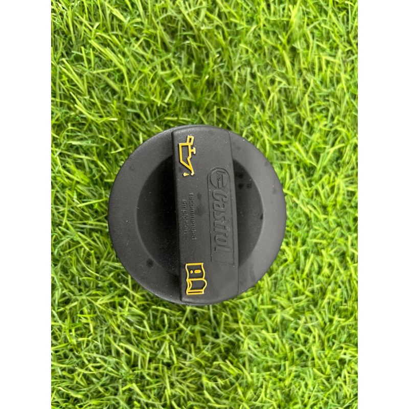 Крышка маслозаливной горловины (двигатель и элементы) Volkswagen Touareg NF 2013 3.0 TDI CRCA 06C103485N