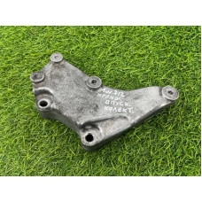 Кронштейн впускного колектора