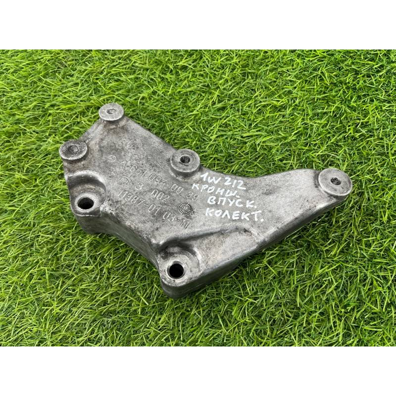 Кронштейн впускного коллектора (кронштейны двигателя) Mercedes-Benz E-class w212 2013 2.2 CDI a6510940039