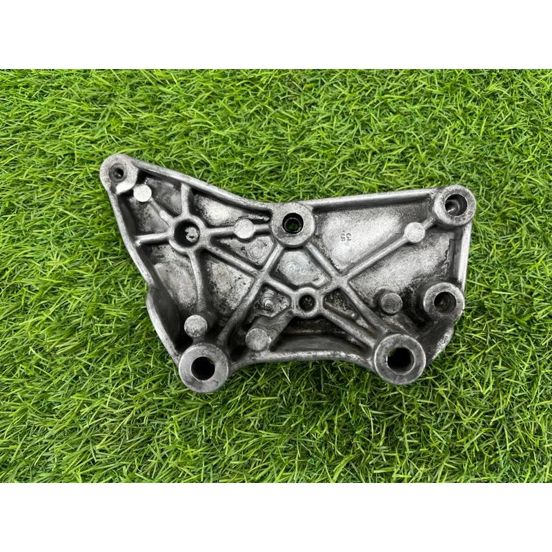 Кронштейн впускного коллектора (кронштейны двигателя) Mercedes-Benz E-class w212 2013 2.2 CDI a6510940039