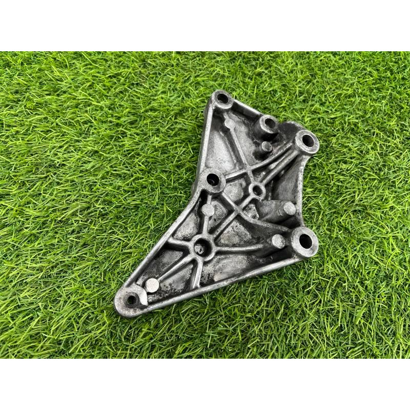 Кронштейн впускного коллектора (кронштейны двигателя) Mercedes-Benz E-class w212 2013 2.2 CDI a6510940039