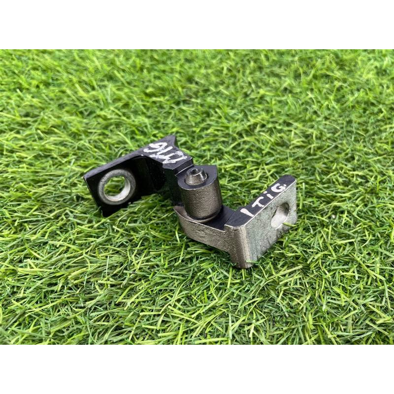 Петля двери (кузов и элементы) Volkswagen Tiguan 5N 2011 1.4 CAVA 5N0831402