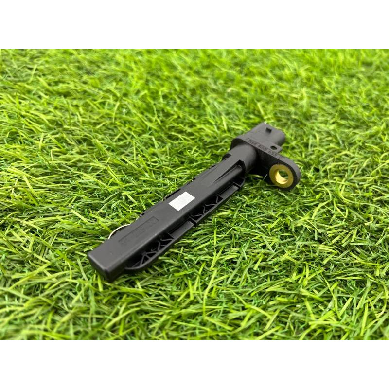 Датчик положения коленвала (электрика двигателя) Volkswagen Touareg NF 2013 3.0 TDI CRCA 059906433J