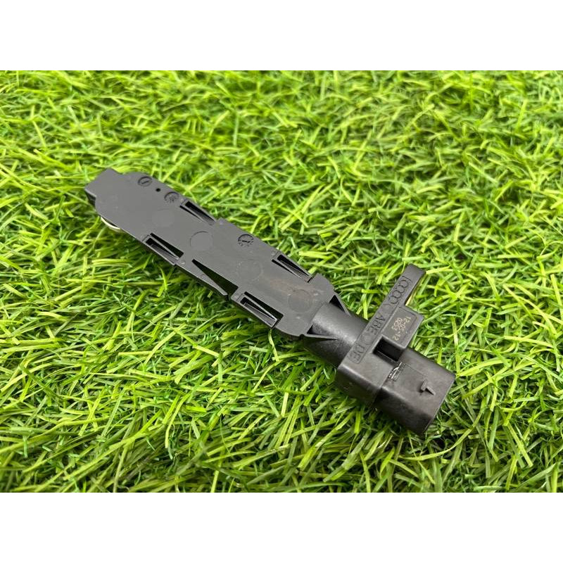 Датчик положения коленвала (электрика двигателя) Volkswagen Touareg NF 2013 3.0 TDI CRCA 059906433J