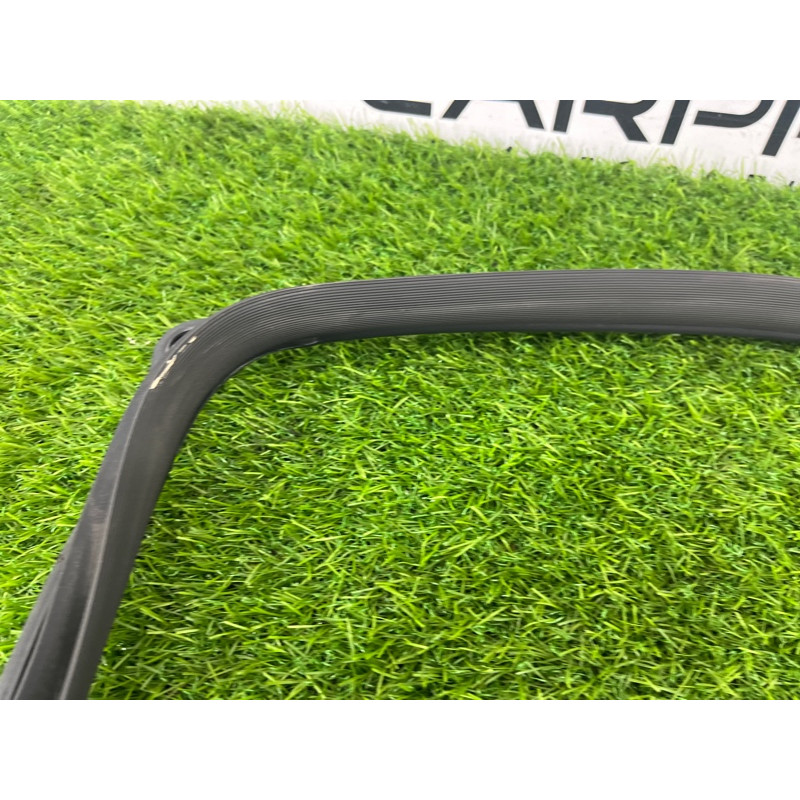 Уплотнитель (кузов и элементы) Hyundai Sonata LF 2015 2.4 83110C1000TRY