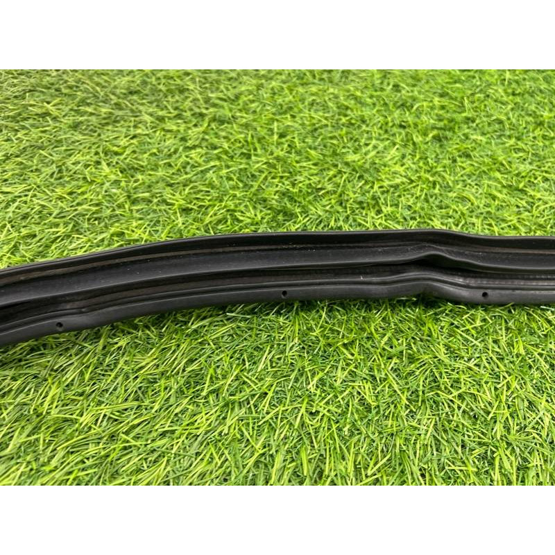 Уплотнитель (кузов и элементы) Hyundai Sonata LF 2015 2.4 83110C1000TRY