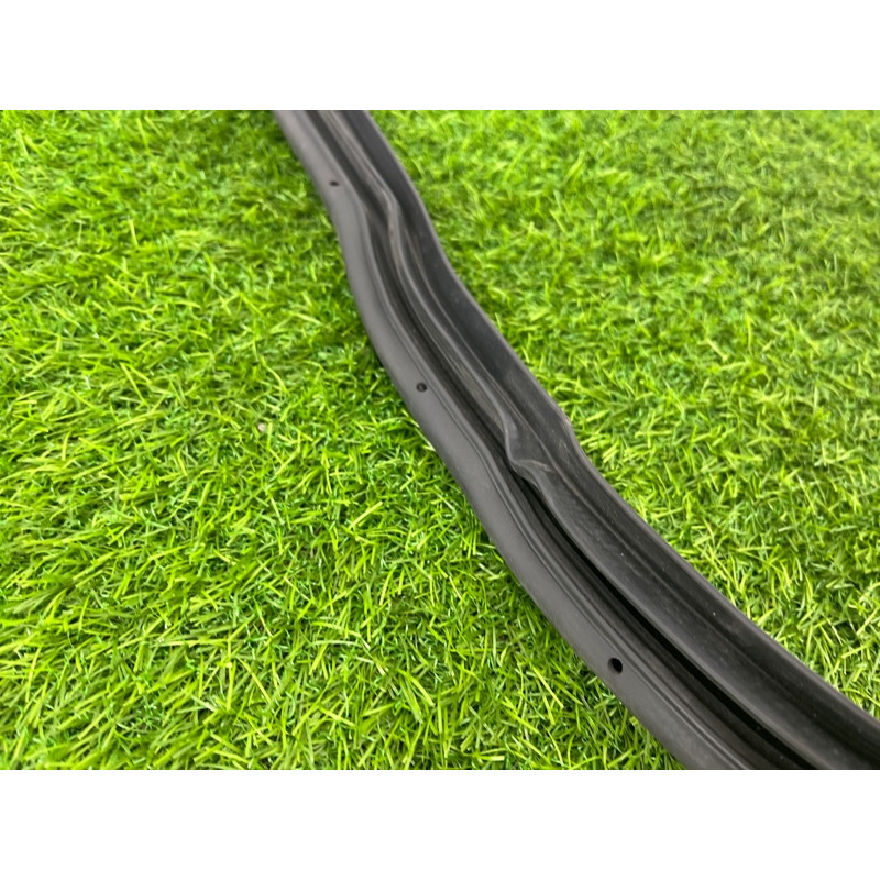 Уплотнитель (кузов и элементы) Hyundai Sonata LF 2015 2.4 83110C1000TRY