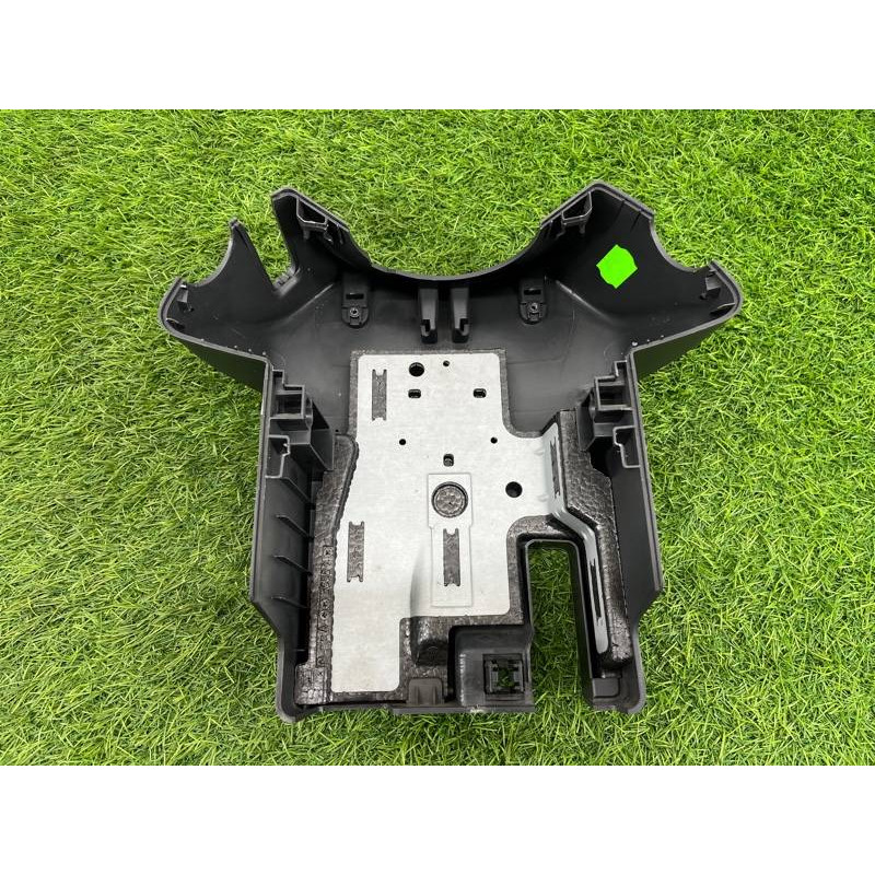 Кожух рулевой колонки нижний (салон) Renault Megane 3 2011 1,5 dCi (K9K837) 484726125R