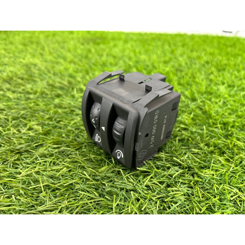 Кнопка корректора фар (электрика / кнопки) Renault Megane 3 2011 1,5 dCi (K9K837) 251900001R