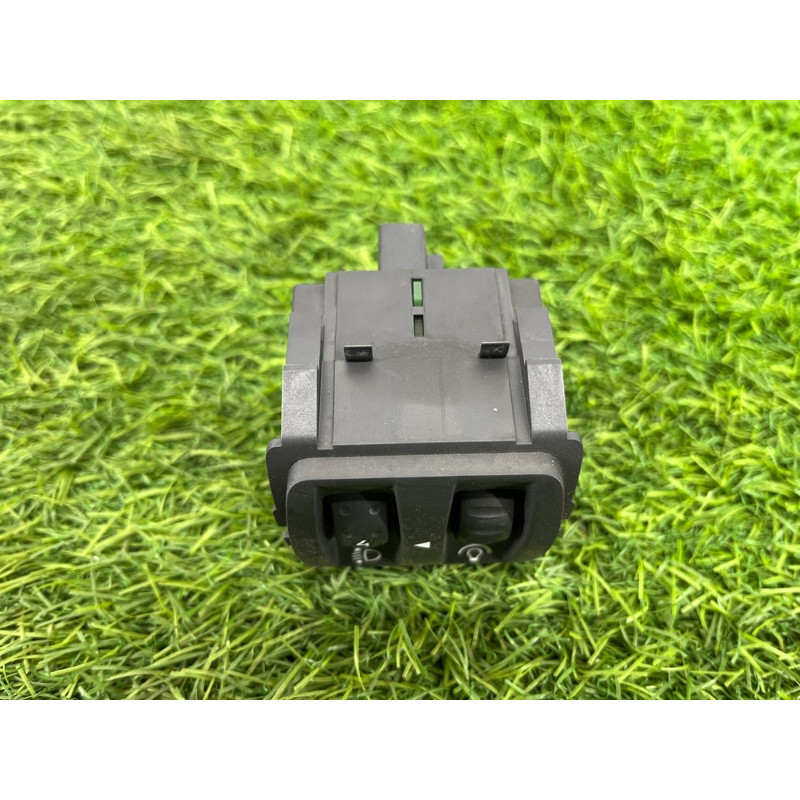 Кнопка корректора фар (электрика / кнопки) Renault Megane 3 2011 1,5 dCi (K9K837) 251900001R