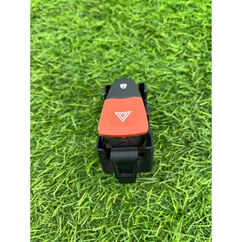 Кнопка аварийной сигнализации (электрика / кнопки) Renault Megane 3 2011 1,5 dCi (K9K837) 252100502R