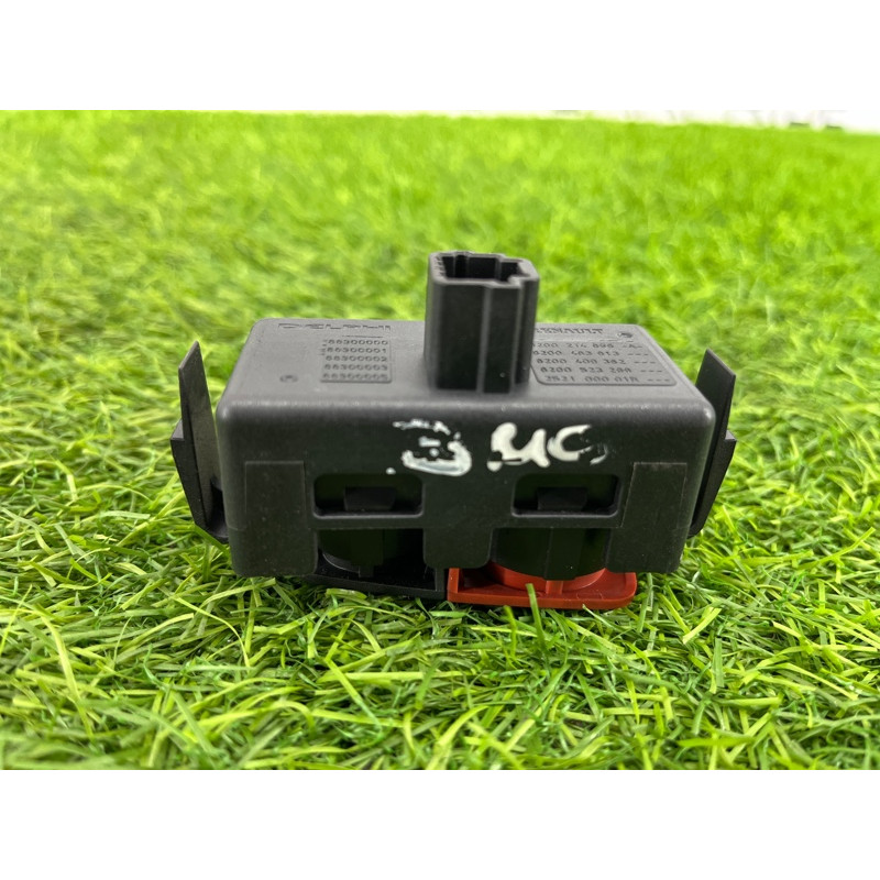 Кнопка аварийной сигнализации (электрика / кнопки) Renault Megane 3 2011 1,5 dCi (K9K837) 252100502R