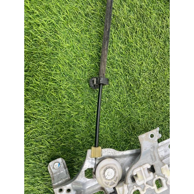 Механизм стеклоподъемника (кузов и элементы) Renault Megane 3 2011 1,5 dCi (K9K837) 827200008R