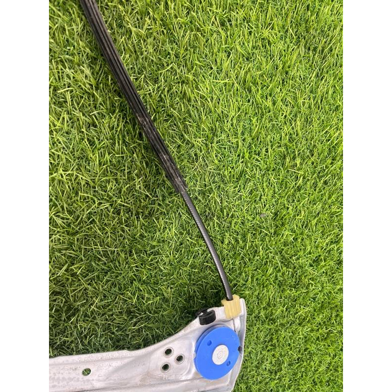 Механизм стеклоподъемника (кузов и элементы) Renault Megane 3 2011 1,5 dCi (K9K837) 827200008R