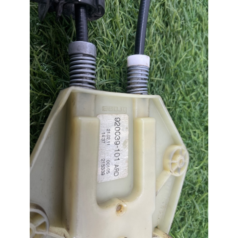 Механизм стеклоподъемника (кузов и элементы) Renault Megane 3 2011 1,5 dCi (K9K837) 827200008R