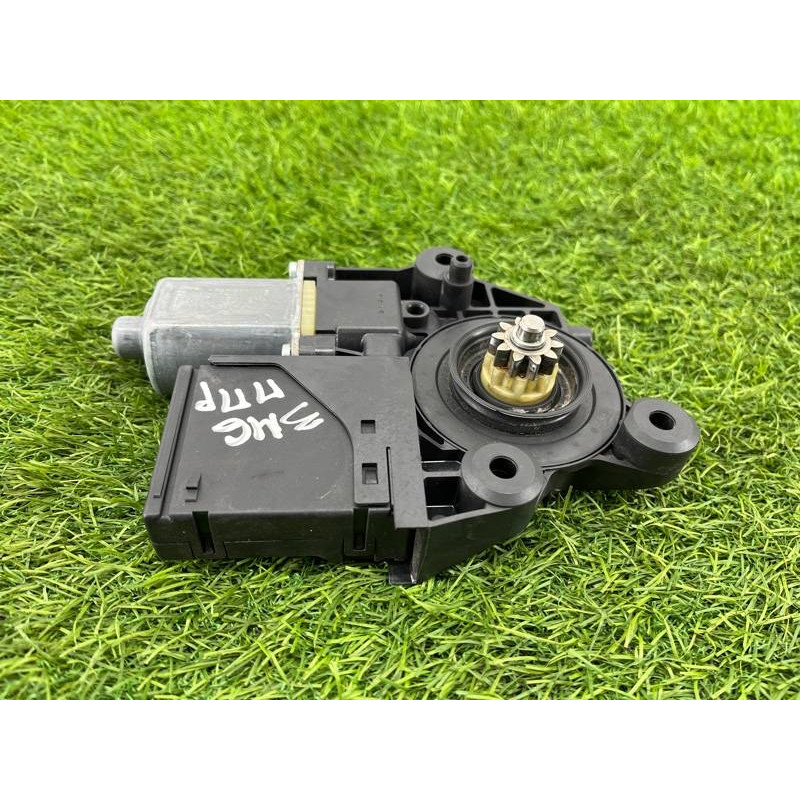 Мотор стеклоподъемника (электрика) Renault Megane 3 2011 1,5 dCi (K9K837) 807301396R