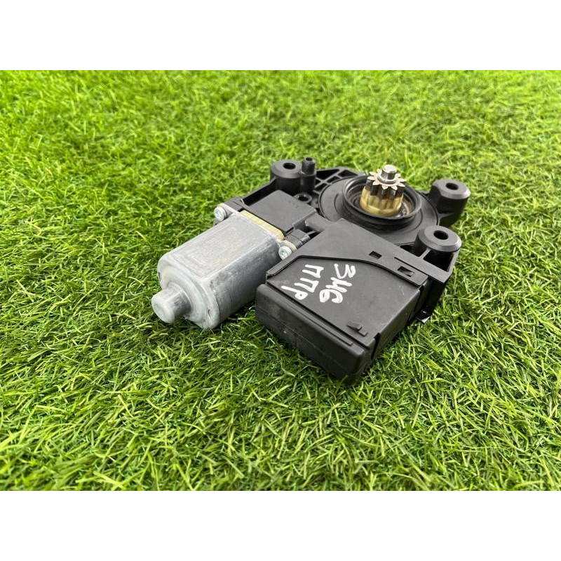 Мотор стеклоподъемника (электрика) Renault Megane 3 2011 1,5 dCi (K9K837) 807301396R