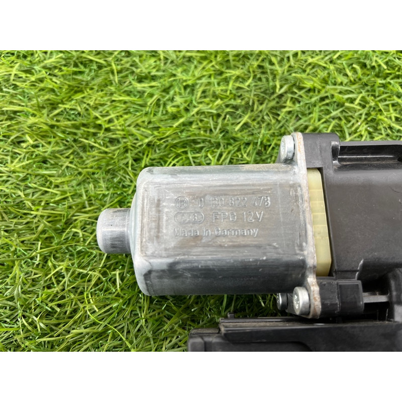 Мотор стеклоподъемника (электрика) Renault Megane 3 2011 1,5 dCi (K9K837) 807301396R