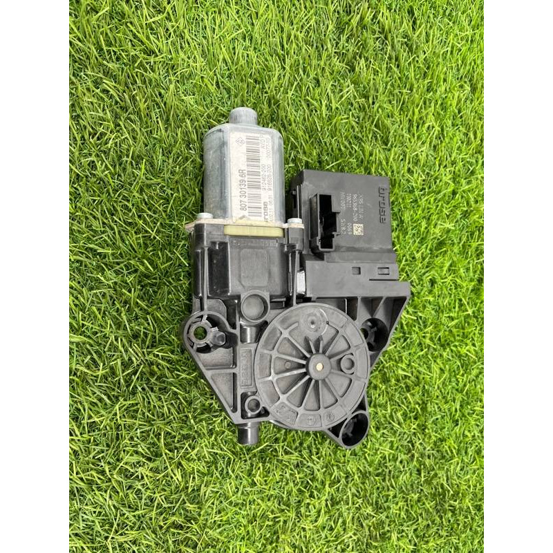 Мотор стеклоподъемника (электрика) Renault Megane 3 2011 1,5 dCi (K9K837) 807301396R