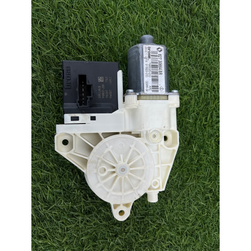 Мотор стеклоподъемника (электрика) Renault Megane 3 2011 1,5 dCi (K9K837) 827306548r