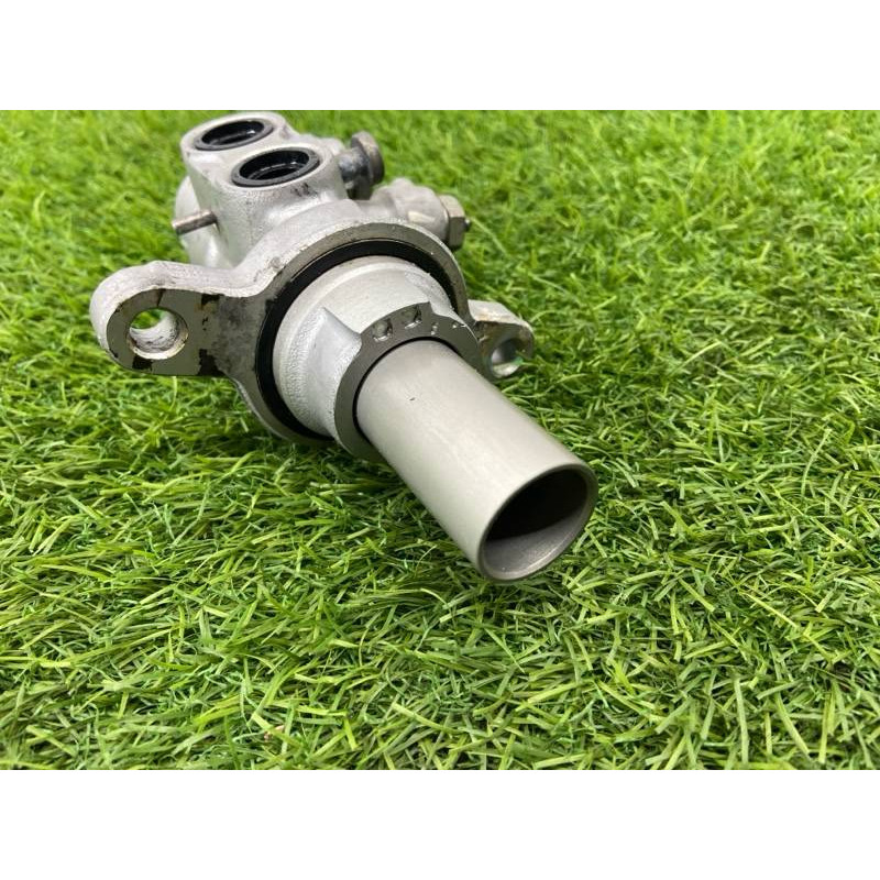 Главный тормозной цилиндр (тормозная система) FORD Focus MK3 2015 2.0 ev612140p