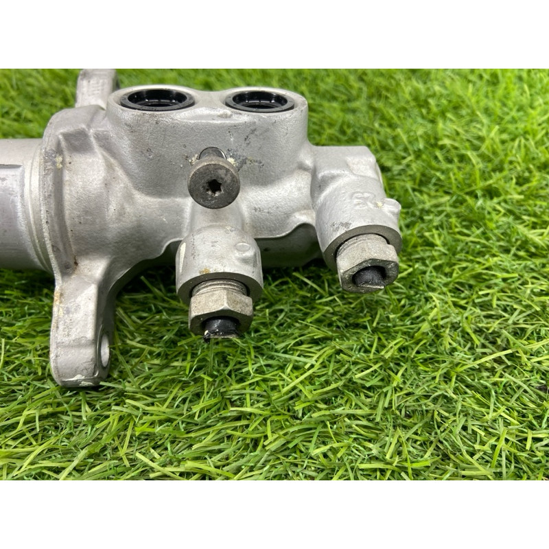 Главный тормозной цилиндр (тормозная система) FORD Focus MK3 2015 2.0 ev612140p