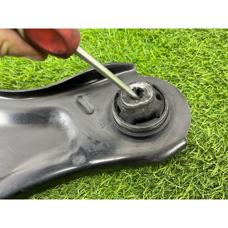 Рычаг подвески (подвеска) Renault Megane 3 2011 1,5 dCi (K9K837) 545006560R