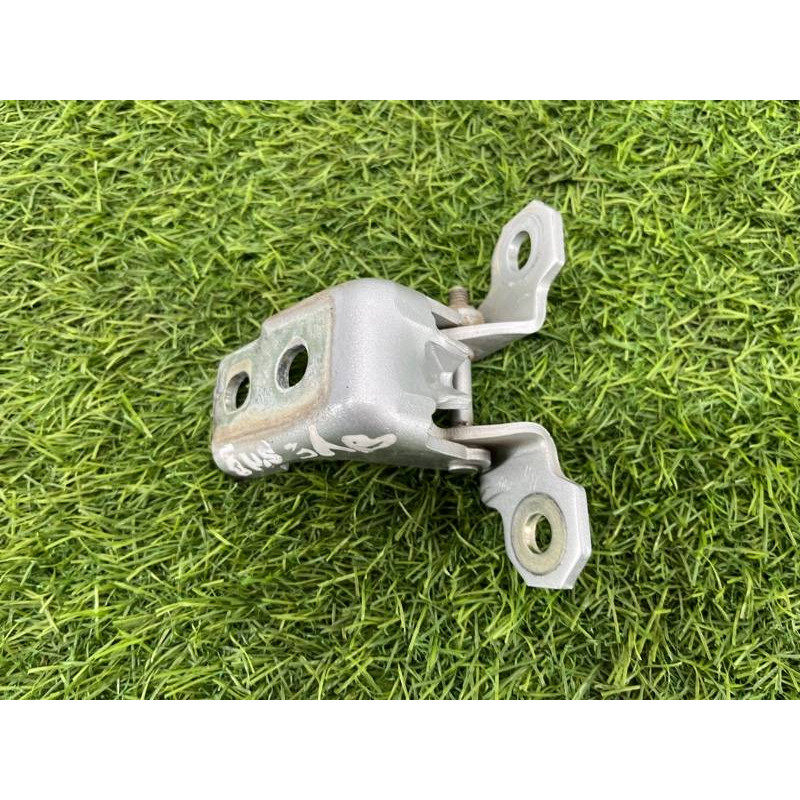 Петля двери (кузов и элементы) Renault Megane 3 2011 1,5 dCi (K9K837) 804010018R