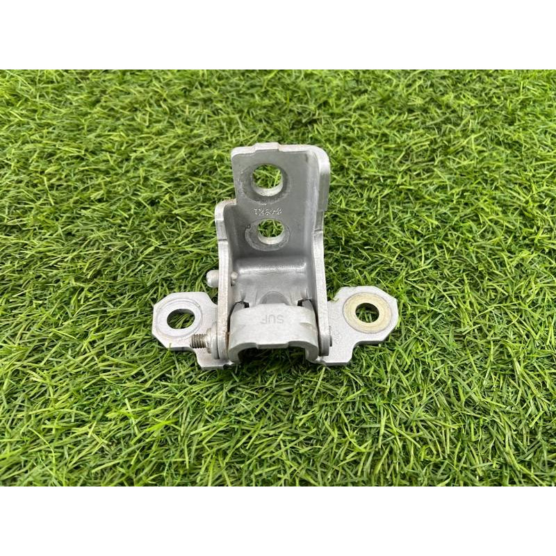 Петля двери (кузов и элементы) Renault Megane 3 2011 1,5 dCi (K9K837) 804010018R