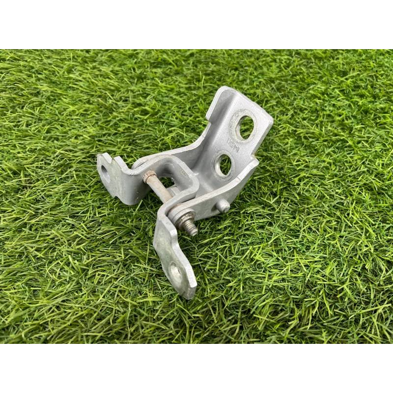 Петля двери (кузов и элементы) Renault Megane 3 2011 1,5 dCi (K9K837) 804000017R