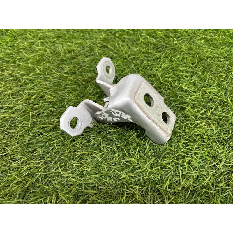 Петля двери (кузов и элементы) Renault Megane 3 2011 1,5 dCi (K9K837) 804000017R