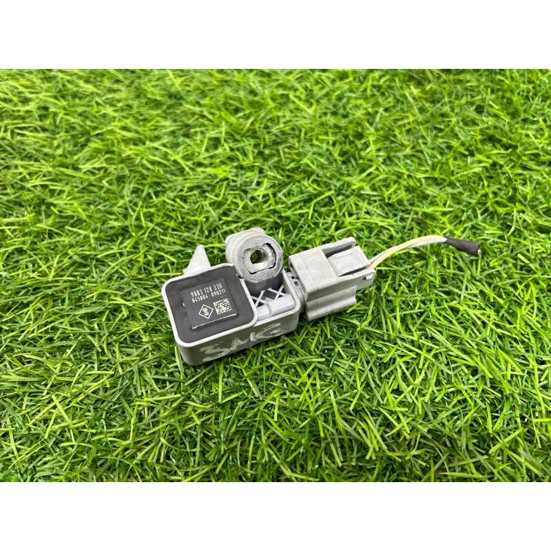 Датчик удара (электрика / датчики) Renault Megane 3 2011 1,5 dCi (K9K837) 988312833r