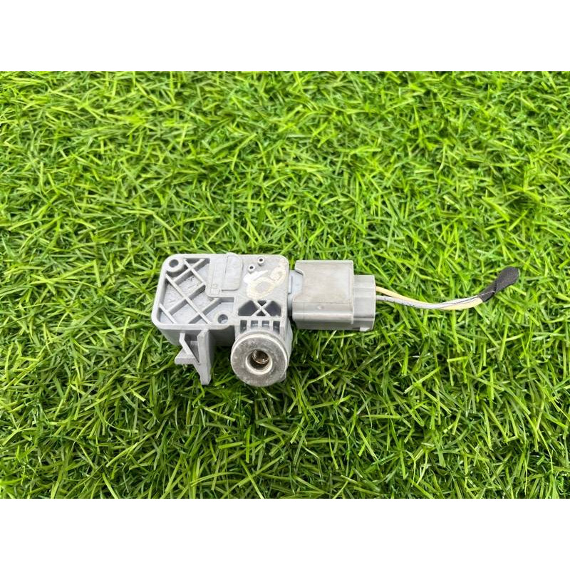 Датчик удара (электрика / датчики) Renault Megane 3 2011 1,5 dCi (K9K837) 988312833r