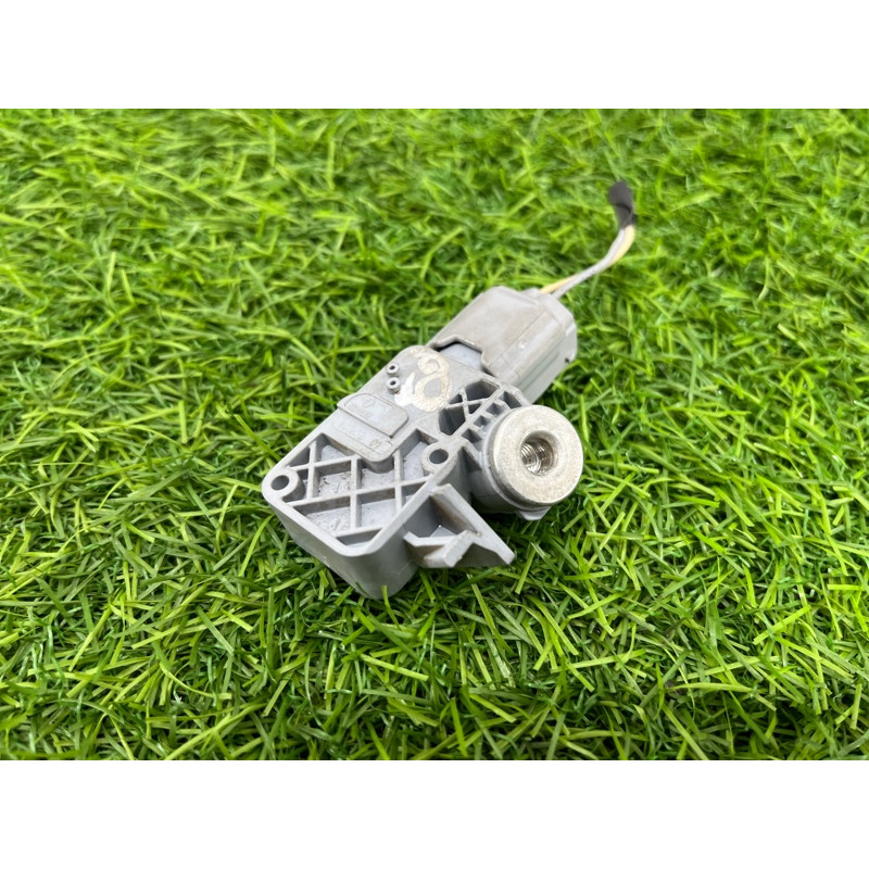 Датчик удара (электрика / датчики) Renault Megane 3 2011 1,5 dCi (K9K837) 988312833r