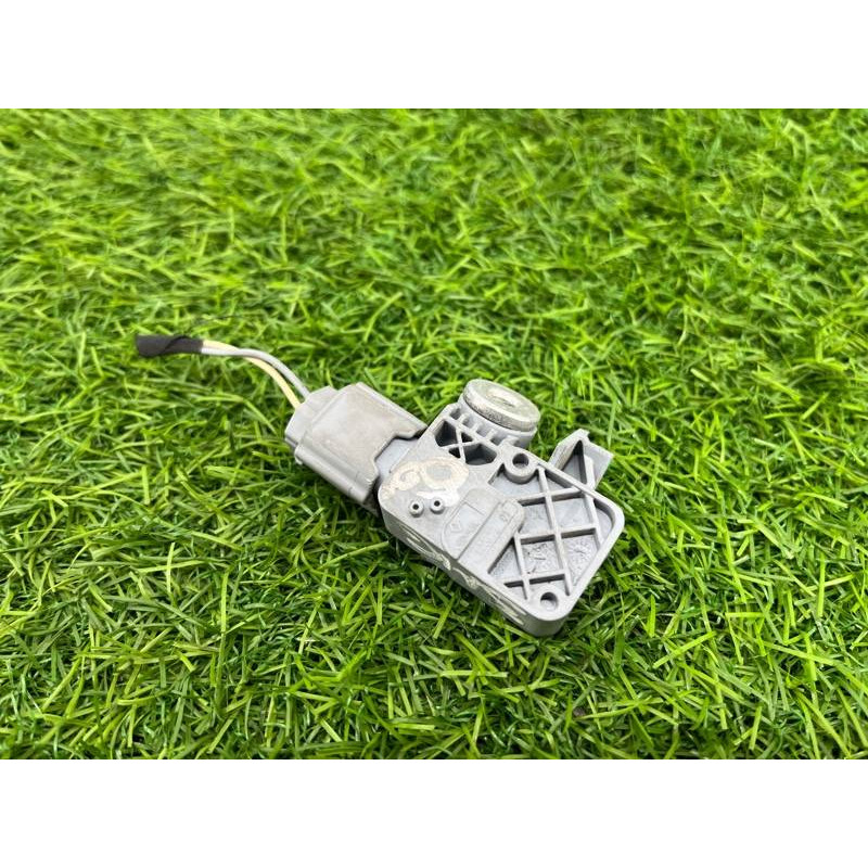 Датчик удара (электрика / датчики) Renault Megane 3 2011 1,5 dCi (K9K837) 988312833r