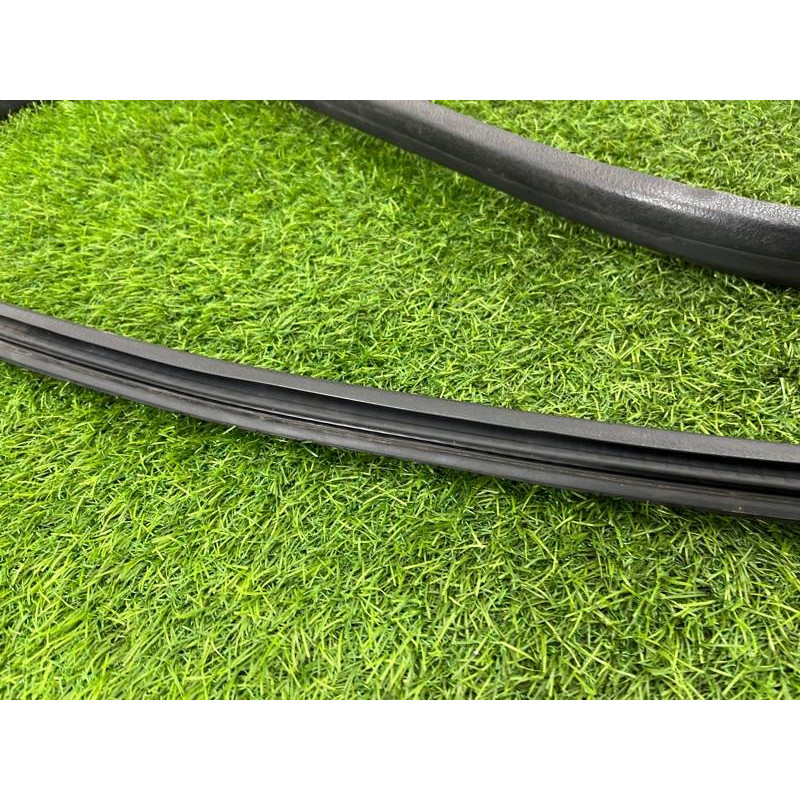 Уплотнитель проема двери (кузов и элементы) Renault Megane 3 2011 1,5 dCi (K9K837) 769240015R