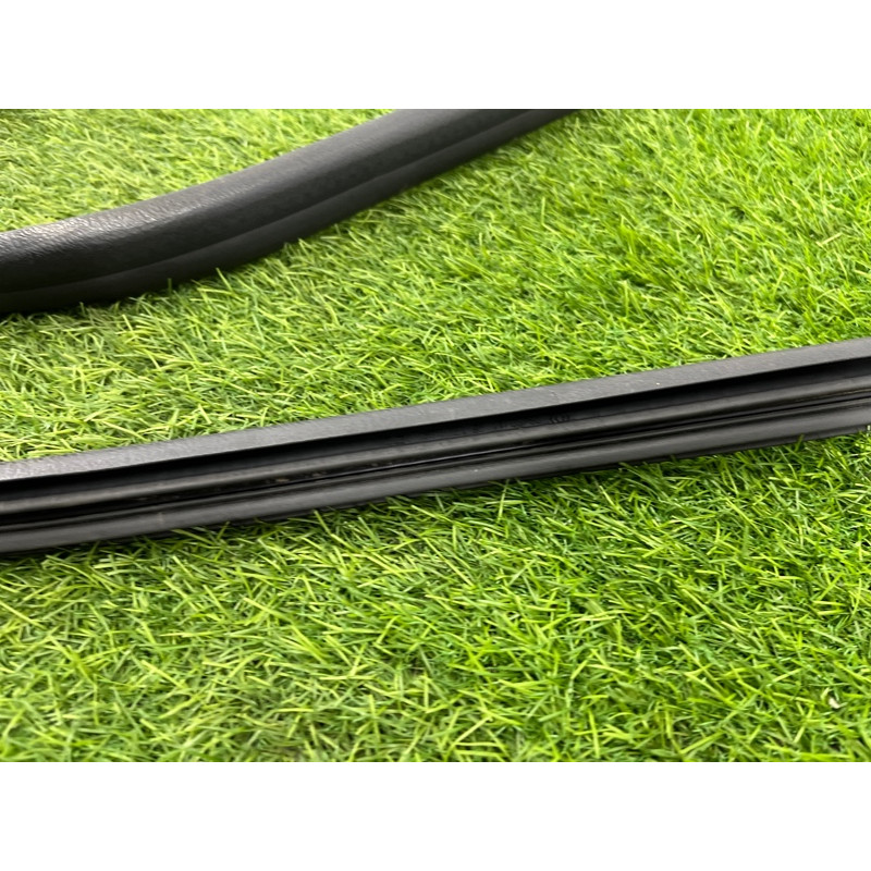 Уплотнитель проема двери (кузов и элементы) Renault Megane 3 2011 1,5 dCi (K9K837) 769240015R