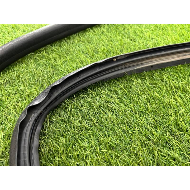 Уплотнитель проема двери (кузов и элементы) Renault Megane 3 2011 1,5 dCi (K9K837) 769240015R